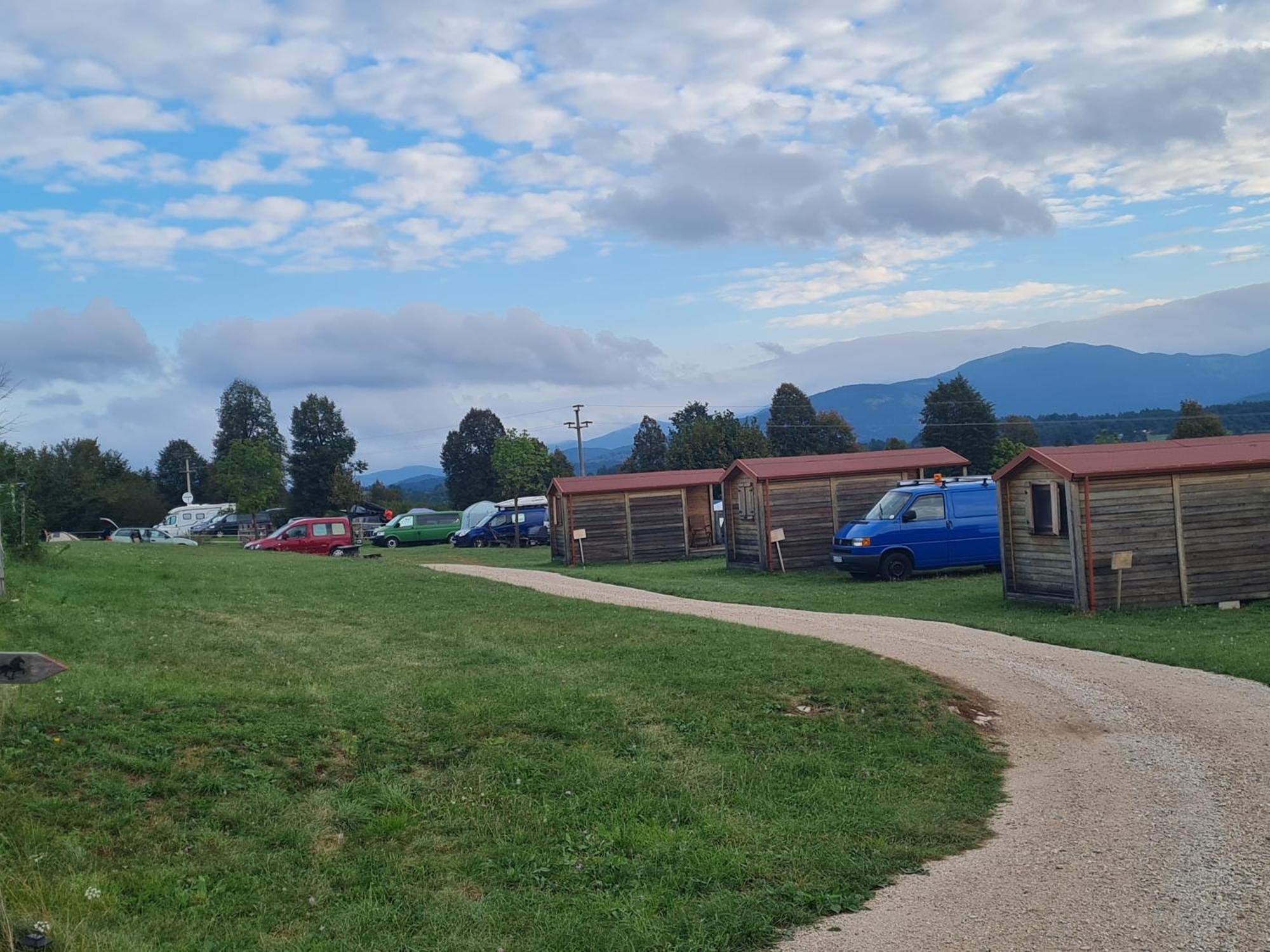 Hotel Camp The Sunrise Hill Pivka Esterno foto