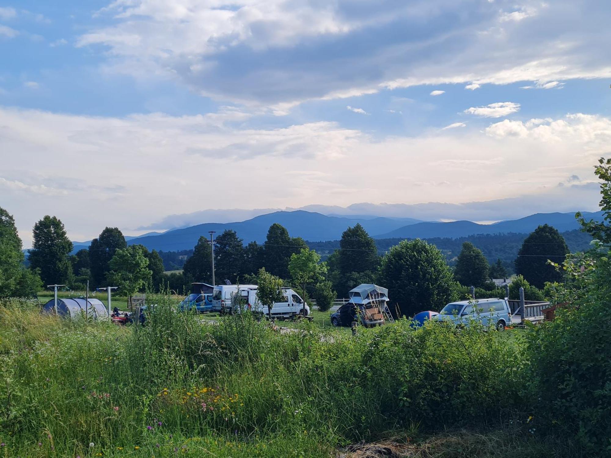 Hotel Camp The Sunrise Hill Pivka Esterno foto